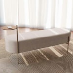 Banco Estofado Darture C/ Mesa Lateral - Linho Off White