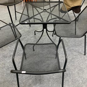 Cadeira Abigail Com Braço Em Ferro Preto